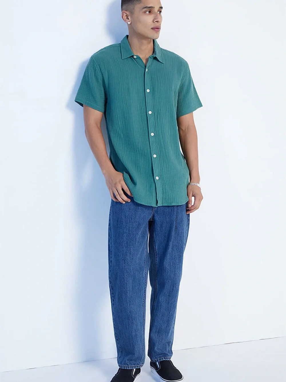 PacSun Men’s Green Textured Classic Camp Button Down Shirt